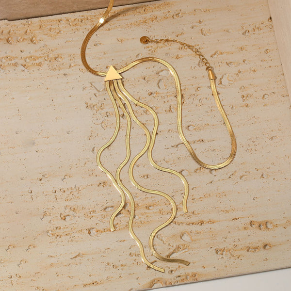 Triangular fringed pendant necklace