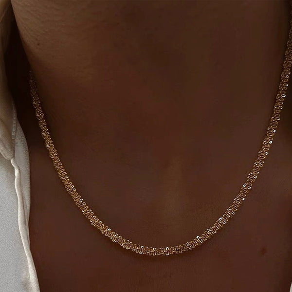 Giant flash clavicle chain