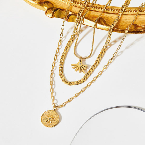 Three-layer stacked clavicle chain