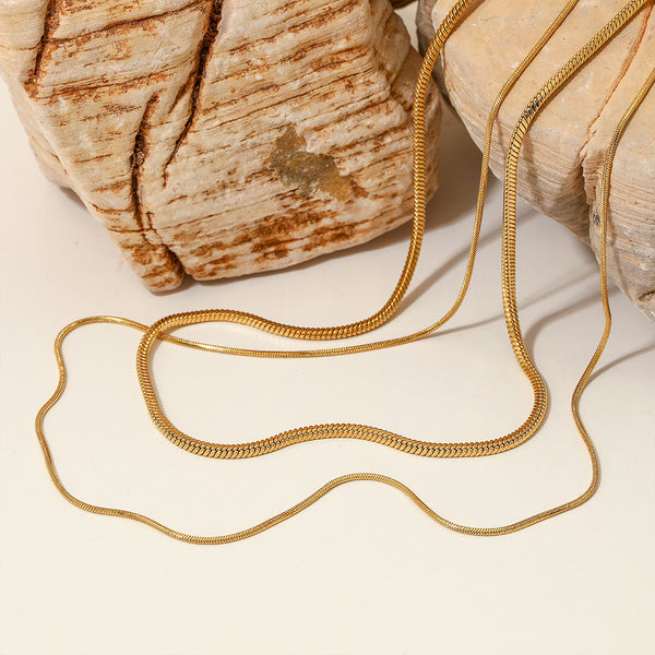 Curved double-layer push-tight necklace
