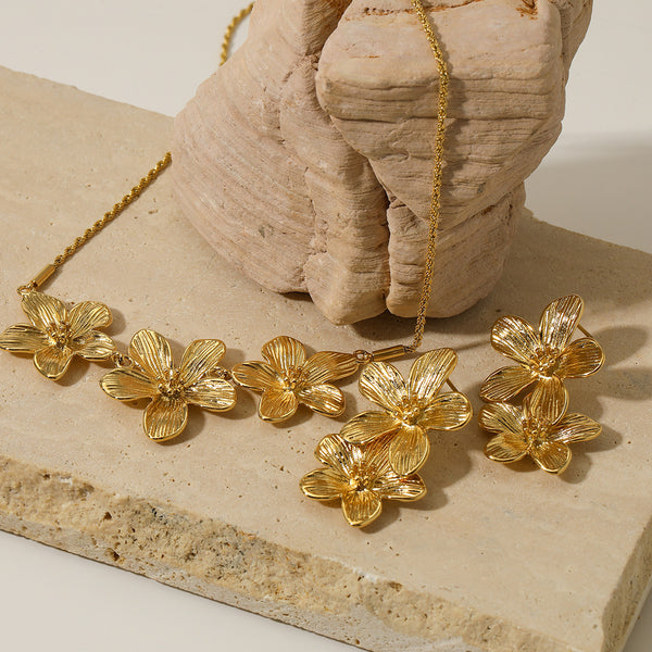 Pleated Flower Necklace Earrings Combination Set